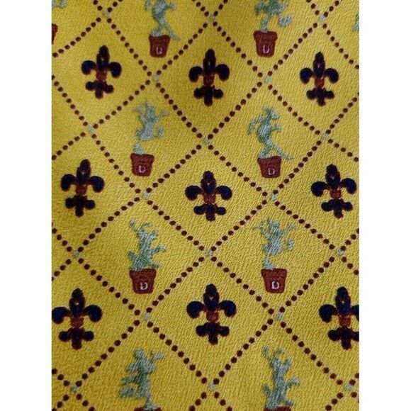Walt Disney World Tie Yellow Fleur De Lis Silk - Picture 3 of 6
